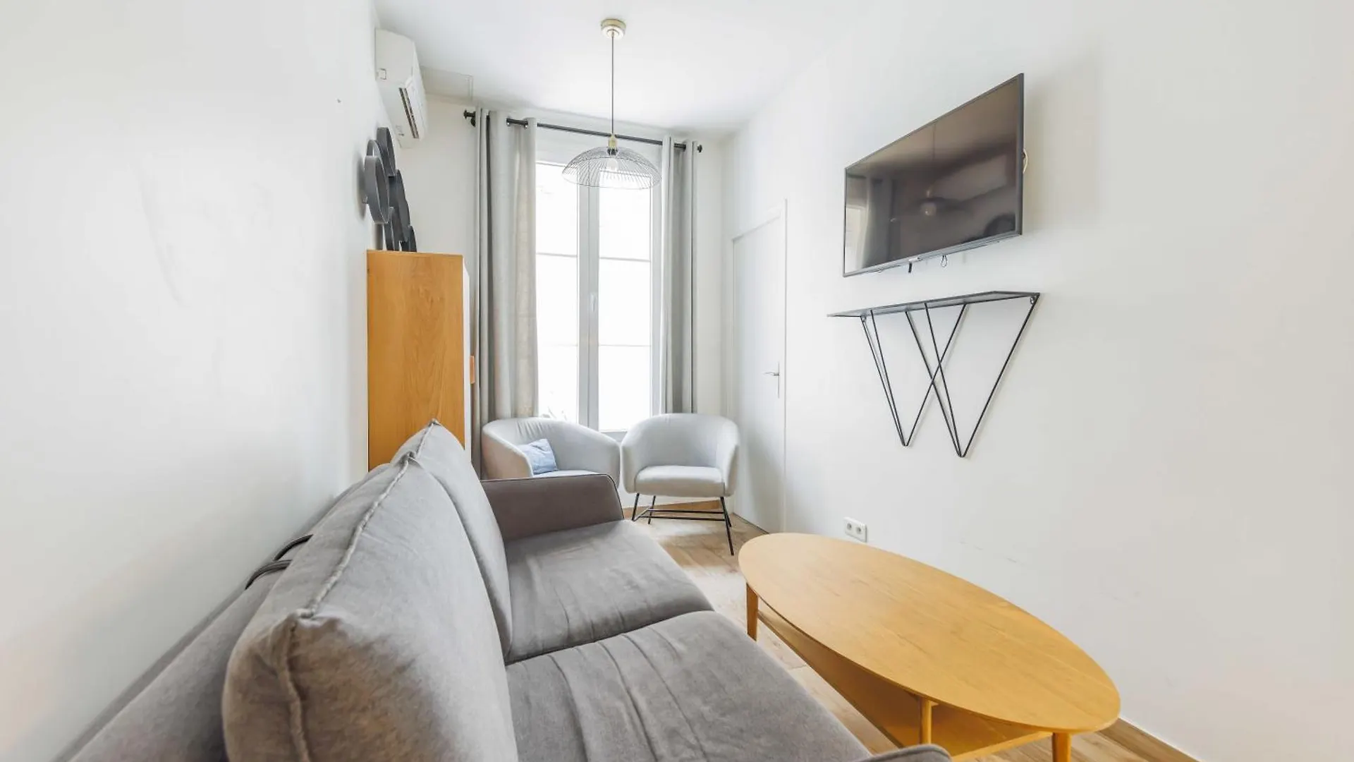 Cosy Parisian Apartment - St Lazare South Pigalle